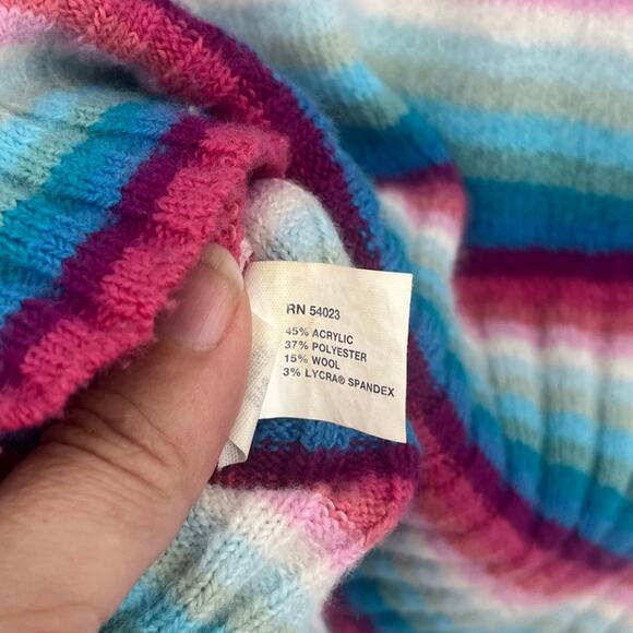 Vintage Y2K Gap Rainbow Stripe Turtleneck Sweater Sz XS Preppy Cozy Hong Kong - Picture 9 of 10